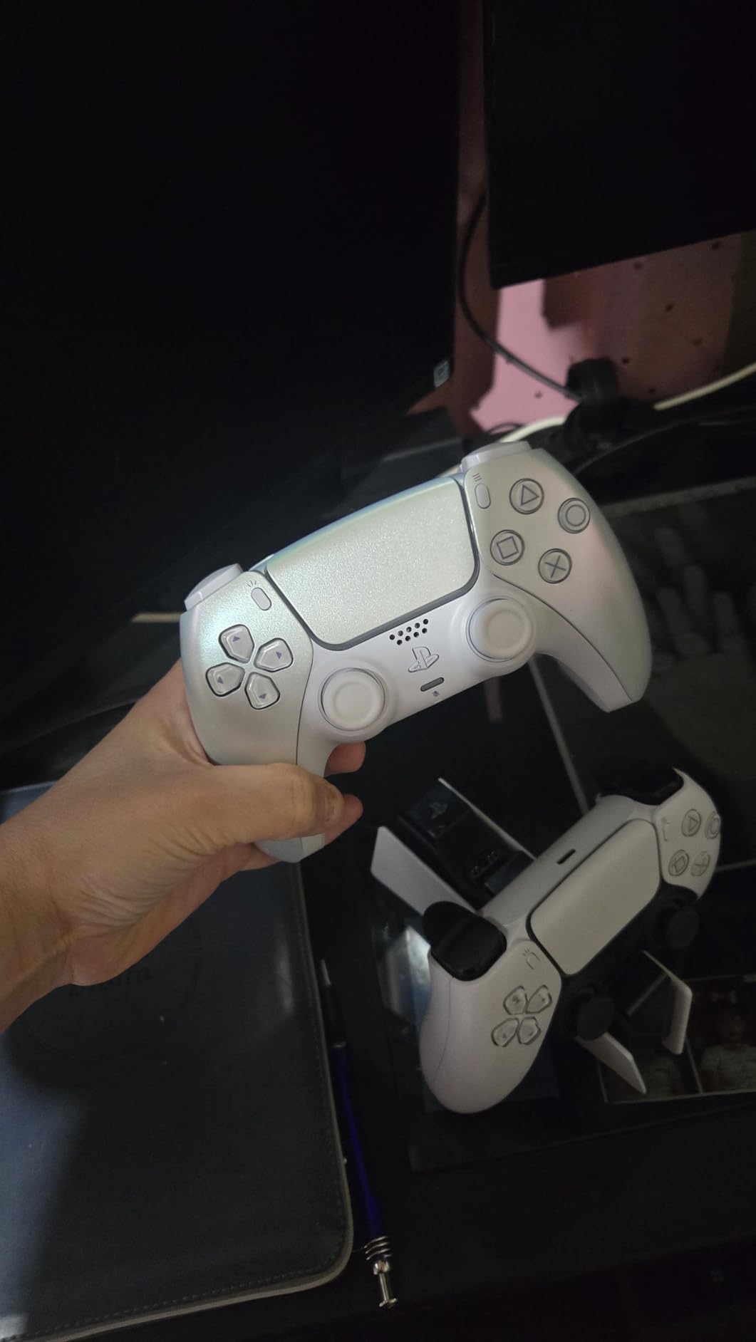 PlayStation DualSense Wireless Controller - Chroma Pearl customer photo 1