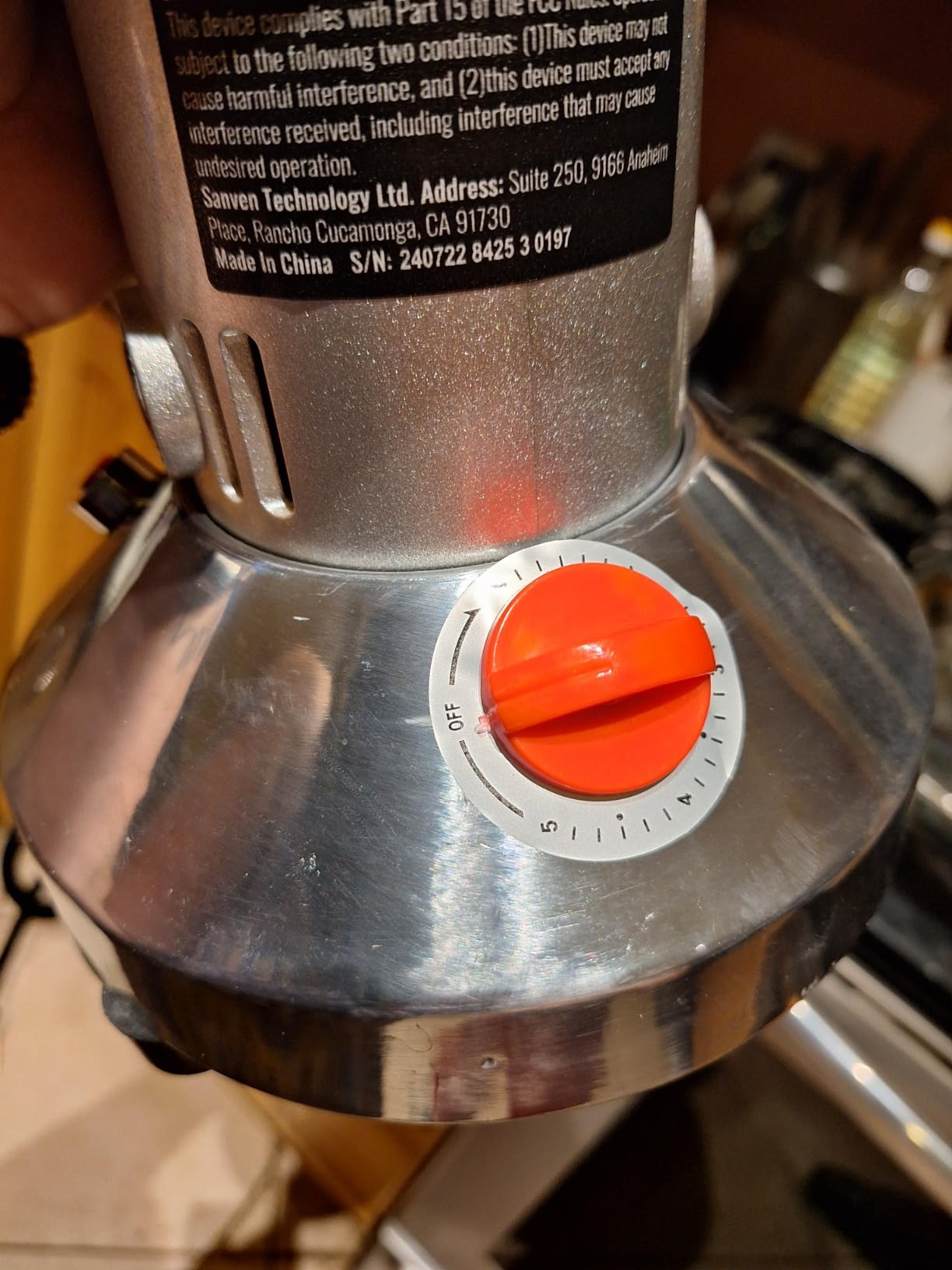 VEVOR 550g Electric Grain Mill Grinder, High Speed 2000W Commercial Spice Grinders, Stainless Steel Pulverizer Powder Machine, for Dry Grains Spices Cereals Coffee Corn Pepper, Straight Type customer photo 2