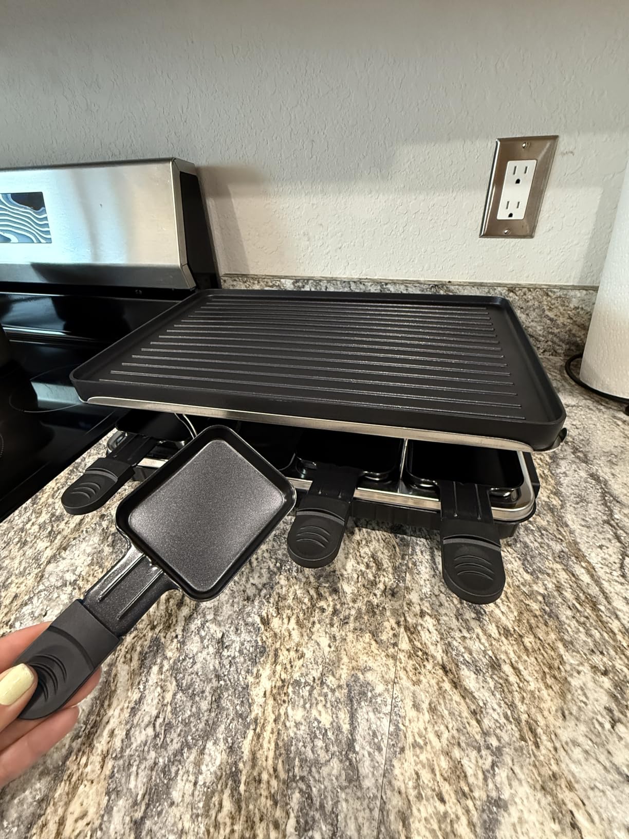 HBN Electric Raclette Table Grill with 8 Warming Trays, 2-in-1 Korean BBQ Grill & Electric Griddle Nonstick, Adjustable Temperature Control,1300W, Great for Indoor Family Gatherings, Parties & Dining customer photo 2