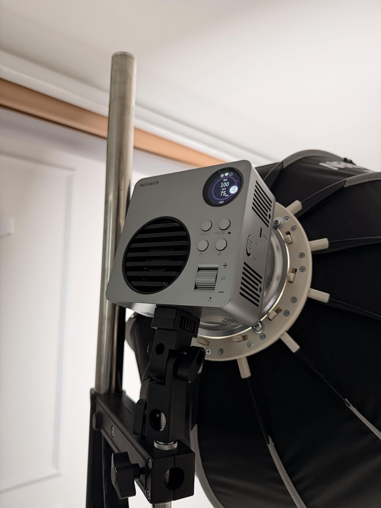 NEEWER HB80C RGBWW LED Video Light with Built-in 72Wh Battery & 100W PD Fast Charging, 80W Mini RGB COB Continuous Output Lighting Bowens Mount Handheld Spotlight 2500K-7500K, 10400lux/m, 18 Effects customer photo 2