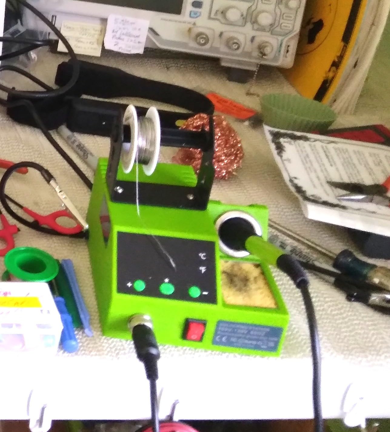 Soldering Station, 100W Digital Display Soldering Iron Station Kit with 2 Helping Hands, 356°F - 896°F, Auto Sleep, °C/°F Conversion, Solder Wire, Tips, Stand, Pump, Tweezers, Tip Cleaner, Green customer photo 2