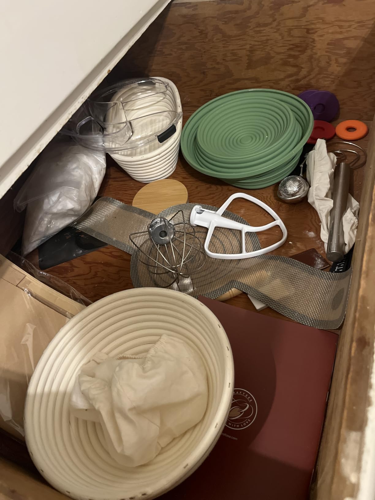 All-Inclusive 𝗣𝗥𝗘𝗠𝗜𝗨𝗠 Sourdough Starter Kit with Pot, 34 Oz Starter Jar, 4 Banneton Bread Proofing Baskets, Scraper, Scale, Sourdough Bread Baking Supplies, Beginner Guide & Recipes customer photo 1