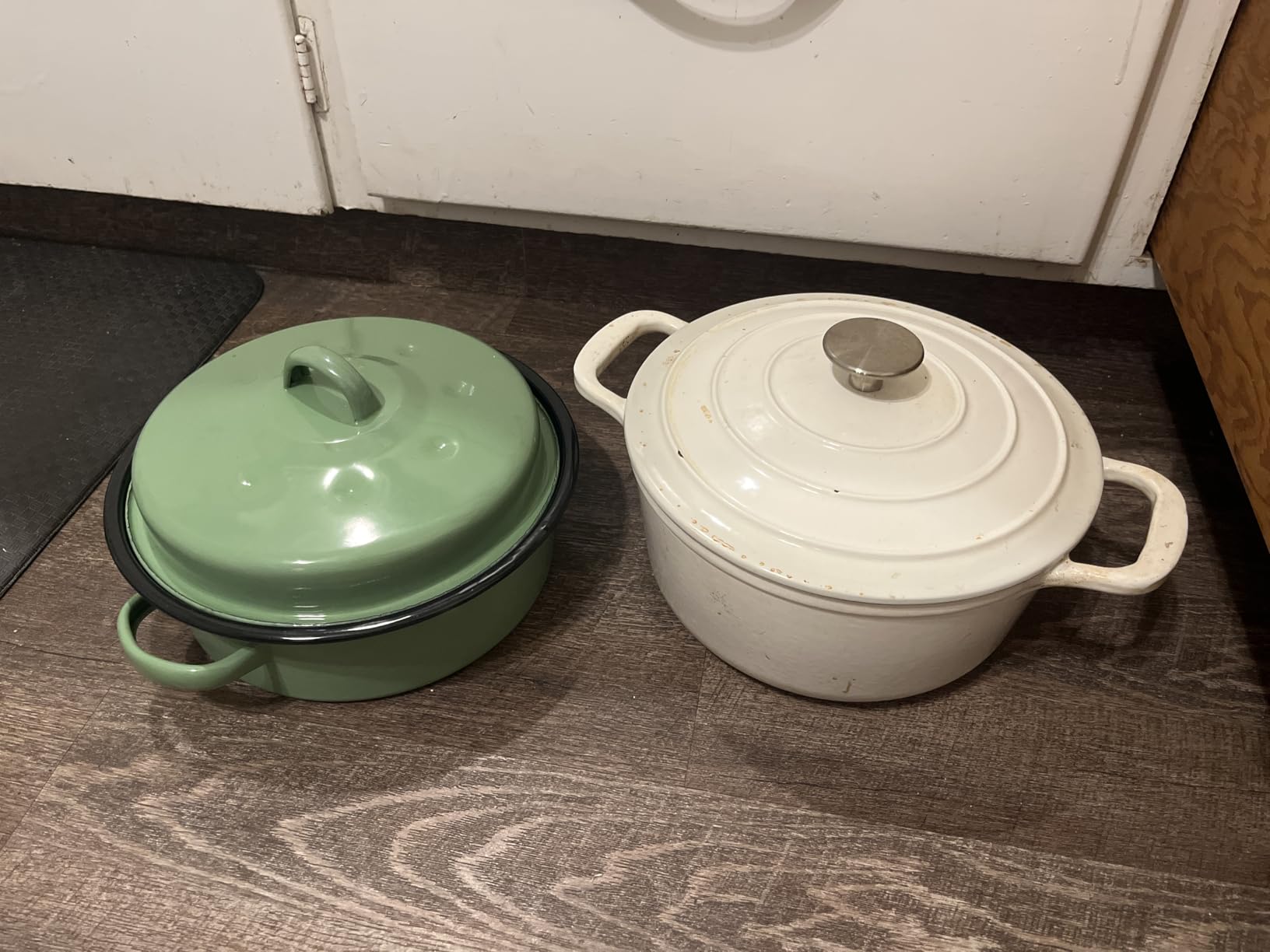 All-Inclusive 𝗣𝗥𝗘𝗠𝗜𝗨𝗠 Sourdough Starter Kit with Pot, 34 Oz Starter Jar, 4 Banneton Bread Proofing Baskets, Scraper, Scale, Sourdough Bread Baking Supplies, Beginner Guide & Recipes customer photo 2