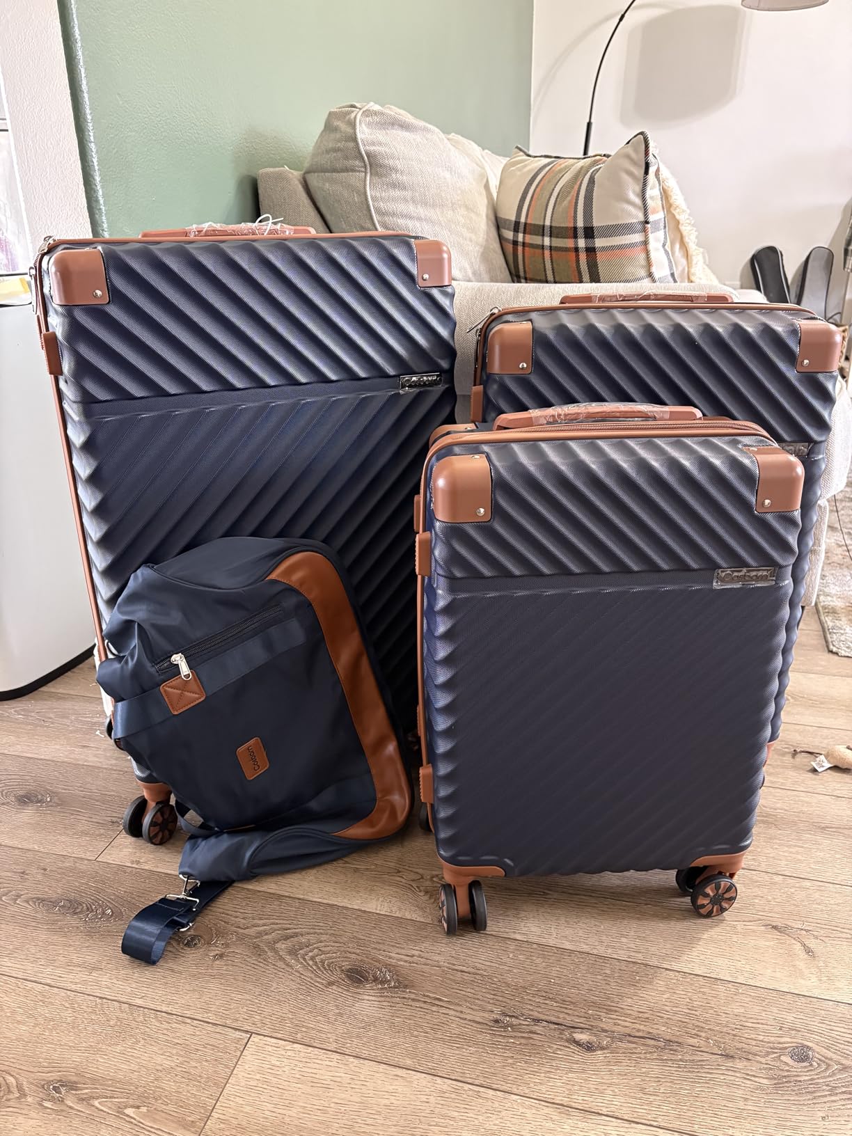 Cosbarn Luggage Sets 5 Piece with TSA Lock Spinner Wheels, Hardshell Lightweight, Dark Blue customer photo 1