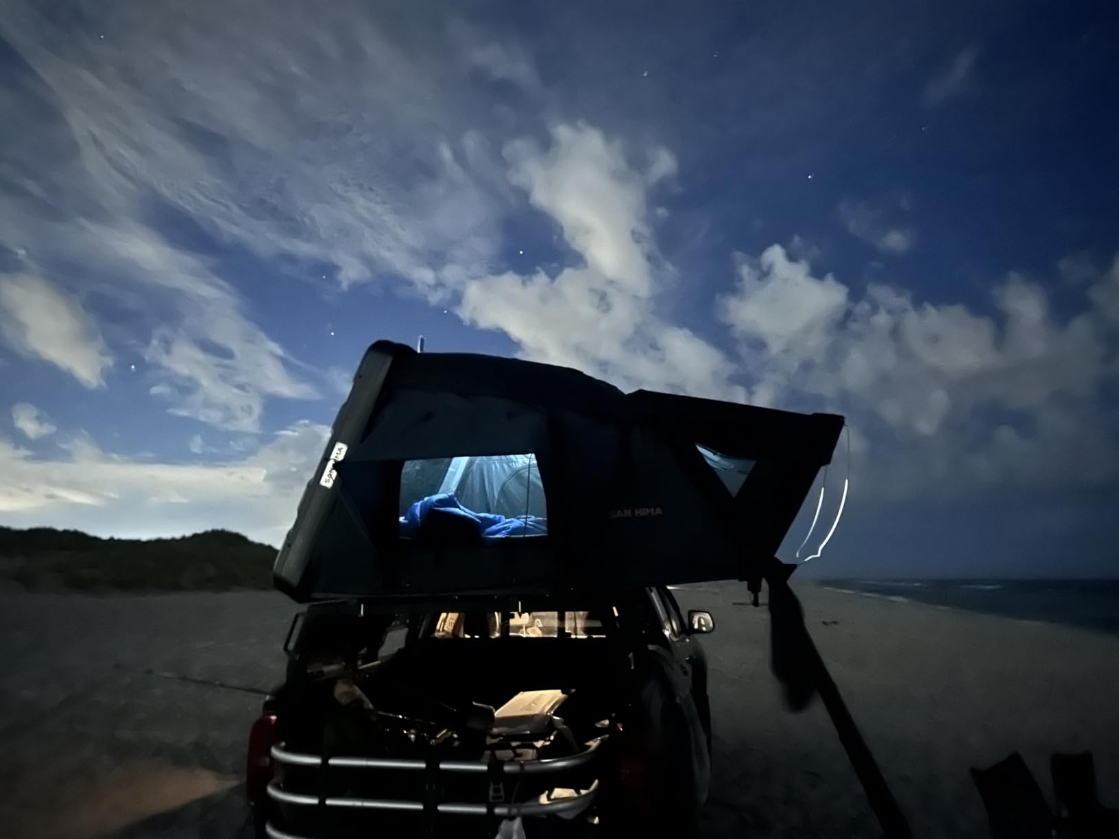 Sanhima Rooftop Tent Hard Shell - Jervis Overland Aluminium ABS Roof Top Tent w/Stargaze Window & LED Strip Light for Car SUV Truck Camping, 2-3 People customer photo 2