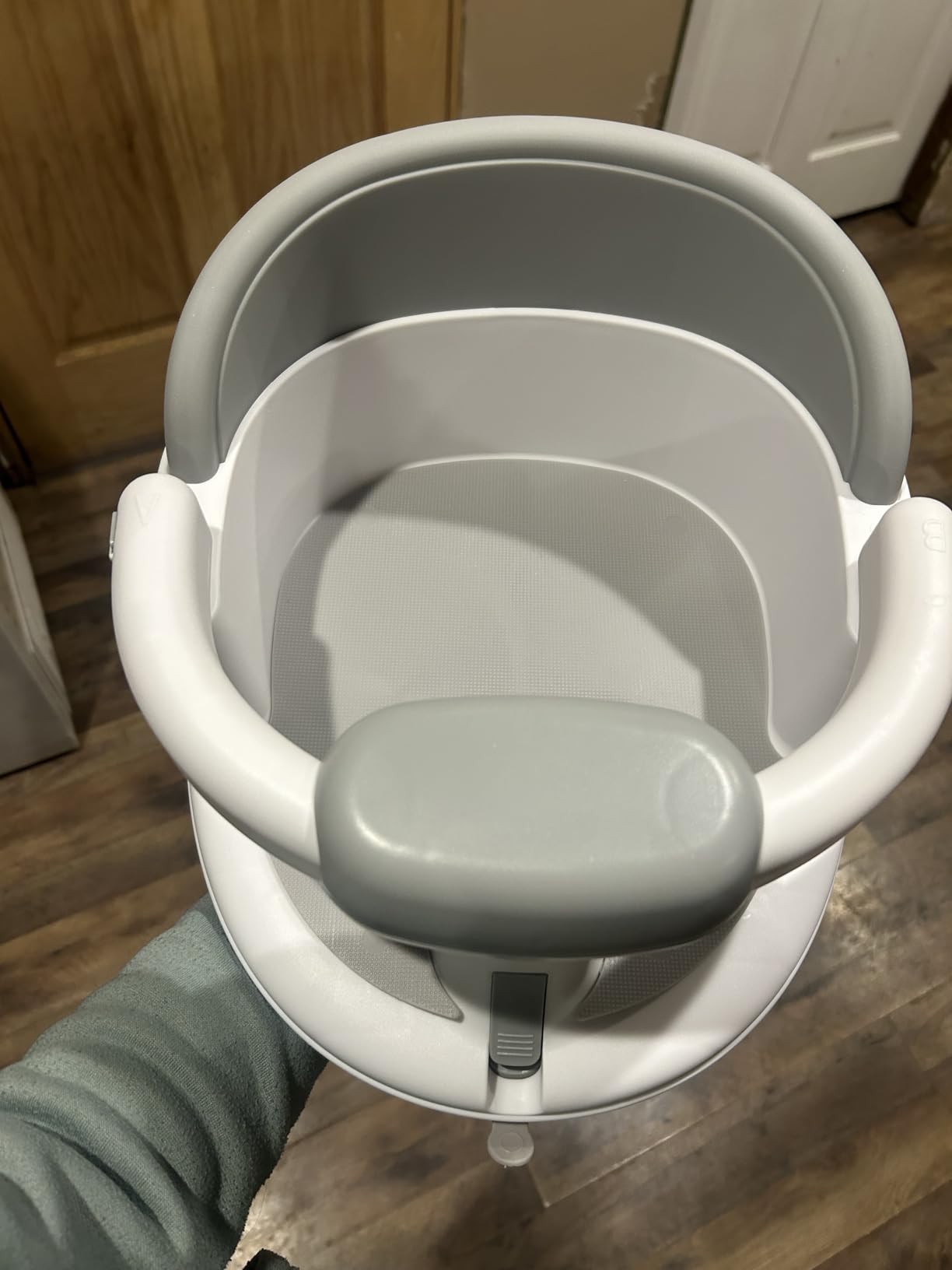 Baby Bath Seats for Babies Sitting Up, Non-Slip Baby Bathtub with 3 Suction Cups, Safe & Comfortable Toddler Bath Seat customer photo 2