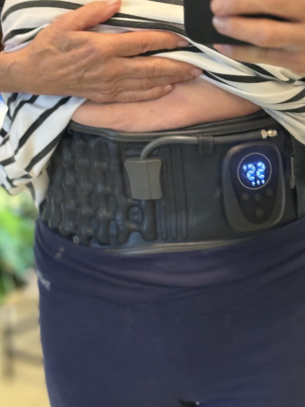 HONGJING Red Light Heating Decompression Belt with Electric Pump for Lower Back Pain, Cordless Heated Back Brace Inflatable Lumbar Support, One Size Fits 29-49 Waist customer photo 1