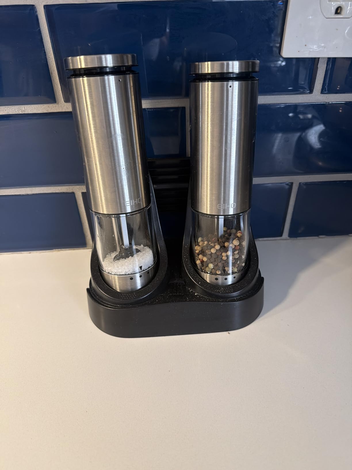 EIHO Electric Salt and Pepper Grinder Set USB Rechargeable, Upgraded External Adjustable Coarseness, Stainless Steel Automatic Salt and Pepper Shakers Mills with LED Light, House Warming Cooking Gifts customer photo 1