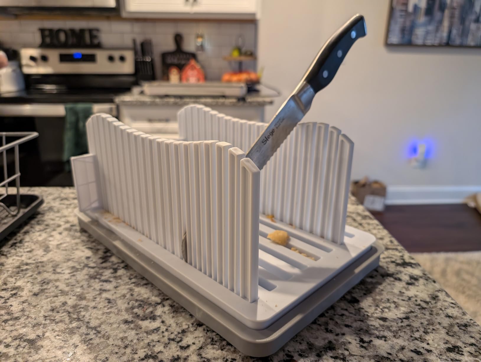 Bread Slicer for Homemade Bread, Foldable Bread Cutter with Crumb Tray, Adjustable Width Bread Slicing Guide for Loafs, Sandwiches, Bagels, and Cakes customer photo 1