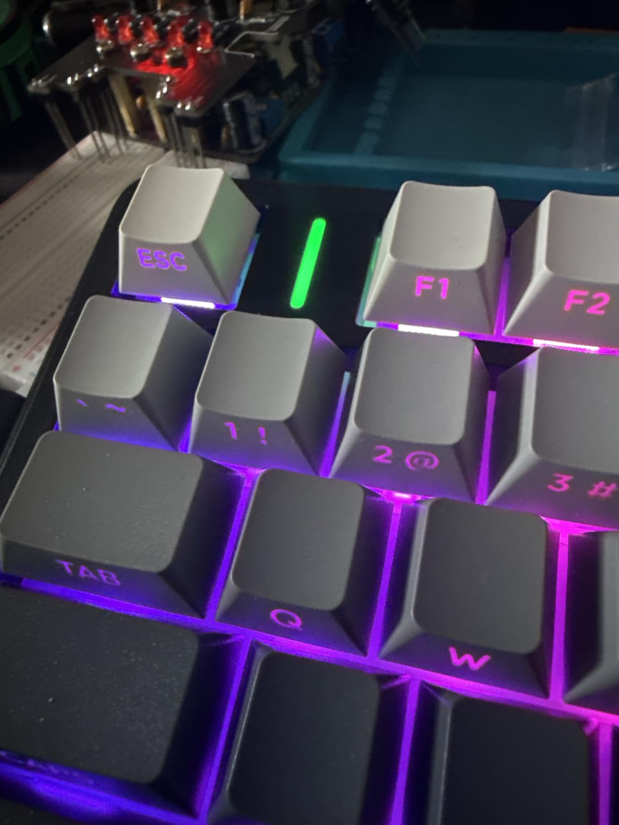 AULA F99 Pro Wireless Mechanical Keyboard with Knob,Gasket Structure,Tri-Mode BT5.0/USB-C/2.4GHz Hot Swappable Keyboard,Creamy Sound,RGB Backlit PBT Keycaps Computer Gaming Keyboards customer photo 2