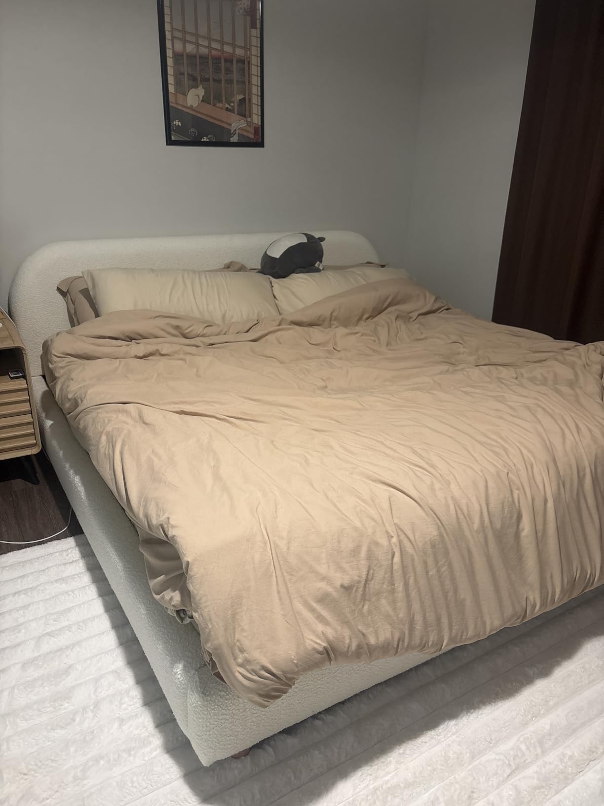 Merax Queen Size Teddy Fleece Thick Fabric Upholstered Platform Bed with Curved Shaped Headboard, Wood Bed Frame with Solid Round Legs for Kids Teens Adults, White customer photo 2