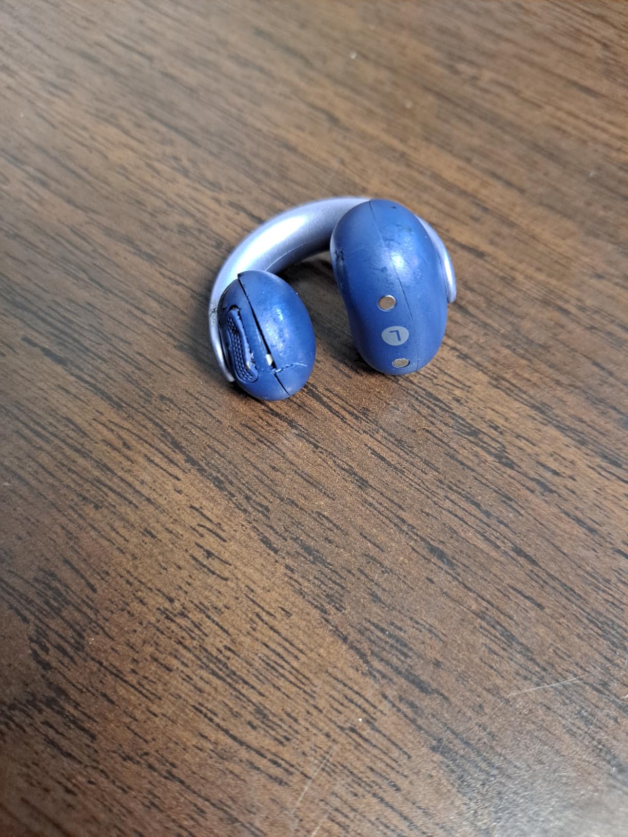 AeroClip by Anker, Open-Ear Earbuds, Clip-On Headphones, Adaptive Comfort, Clear Calls with 4 Mics and AI, Stable Fit, 12mm Drivers for Powerful Bass, Hi-Res, Open-Ring Design customer photo 2