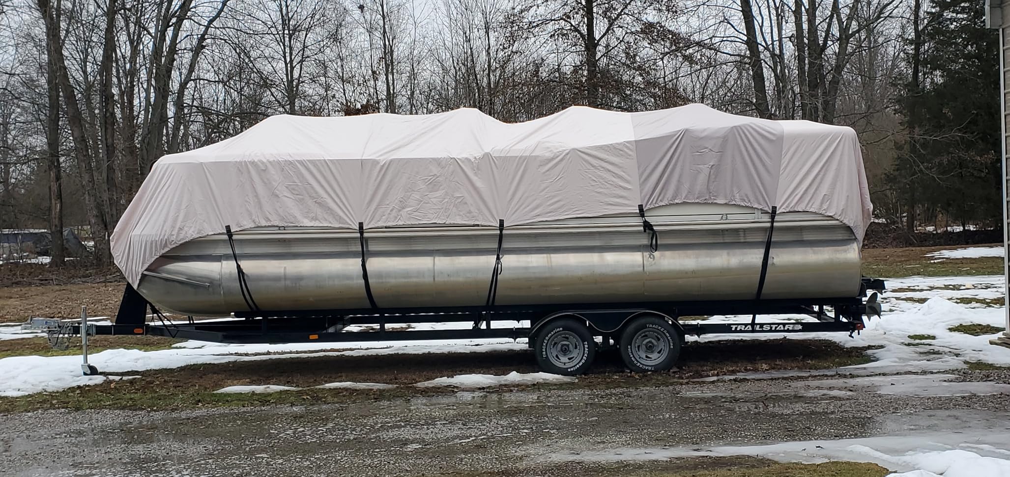 5-Ply 1600D+1200D Pontoon Boat Cover - Fully Waterproof & Ultra-Durable Tear-Resistant, with Large Storage Bag & Reinforced Windproof Straps (Fits 17'-20' Length, Up to 102