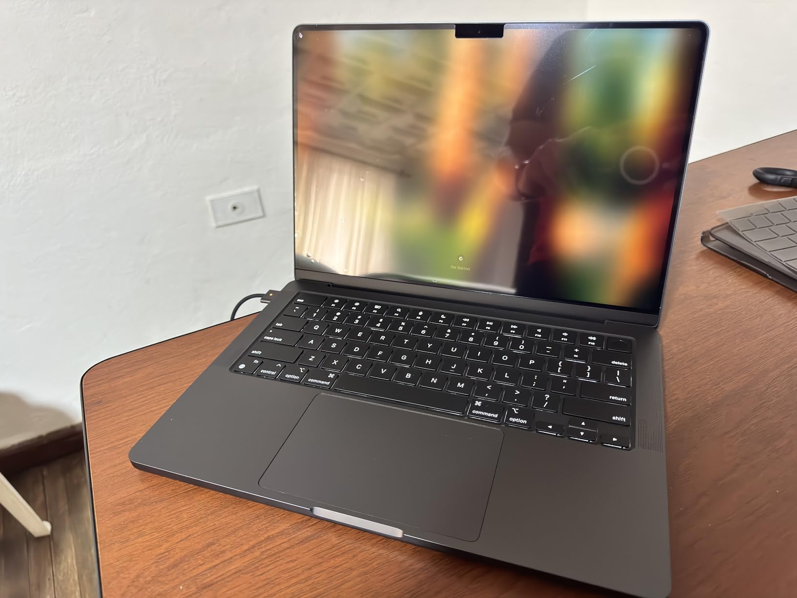 2024 MacBook Pro Laptop with M4 Pro, 12-core CPU, 16-core GPU: Built for Apple Intelligence 14.2-inch Liquid Retina XDR Display, 24GB Unified Memory, 512GB SSD Storage; Space Black customer photo 2