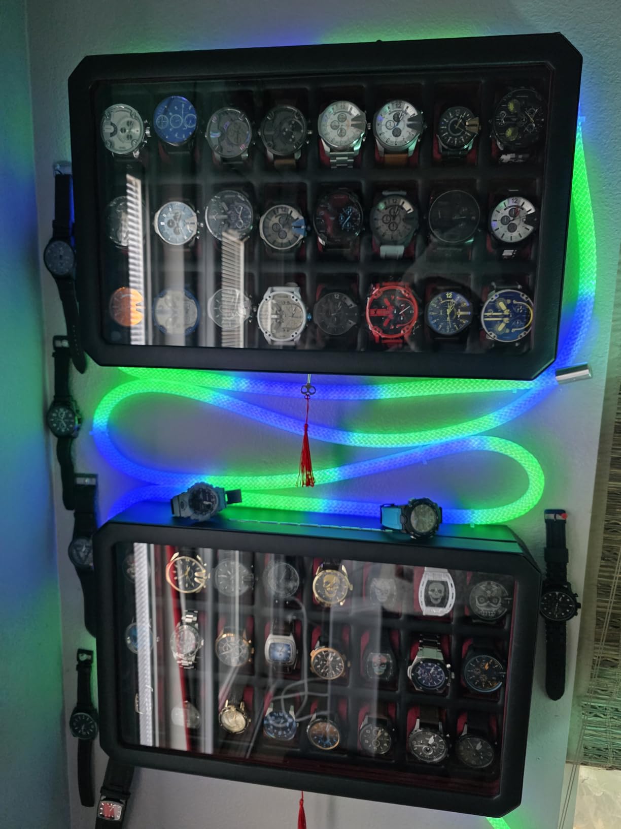 ROTHWELL 24 Slot Watch Box Storage Case with Lock - Luxury Display and Organization for Watch Collection | Real Glass Top | Premium Storage for Collectors (Carbon) customer photo 1