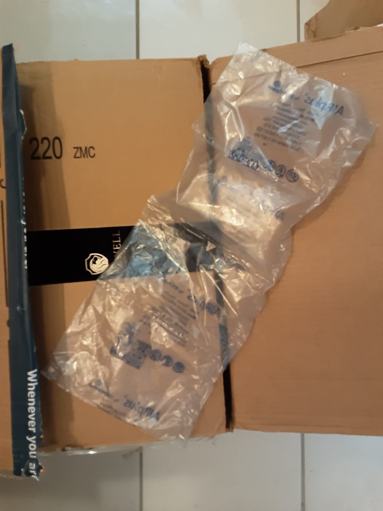 ROTHWELL 18-Slot Watch Case - Luxury Watch Box for Men, Real Glass Top, Lockable, Elegant Display for Collections (Black/Grey) customer photo 1