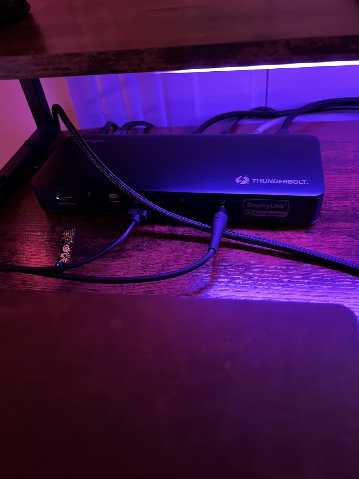 Kensington SD5910T DisplayLink Docking Station Thunderbolt 4, Quad 4K for MacBook Pro/Air M1/M2/M3/M4 with Pro and Max Chipsets, 100W PD, HDMI/DP/TB4, SD/Micro SD Card Slots (K35233NA), Black customer photo 1