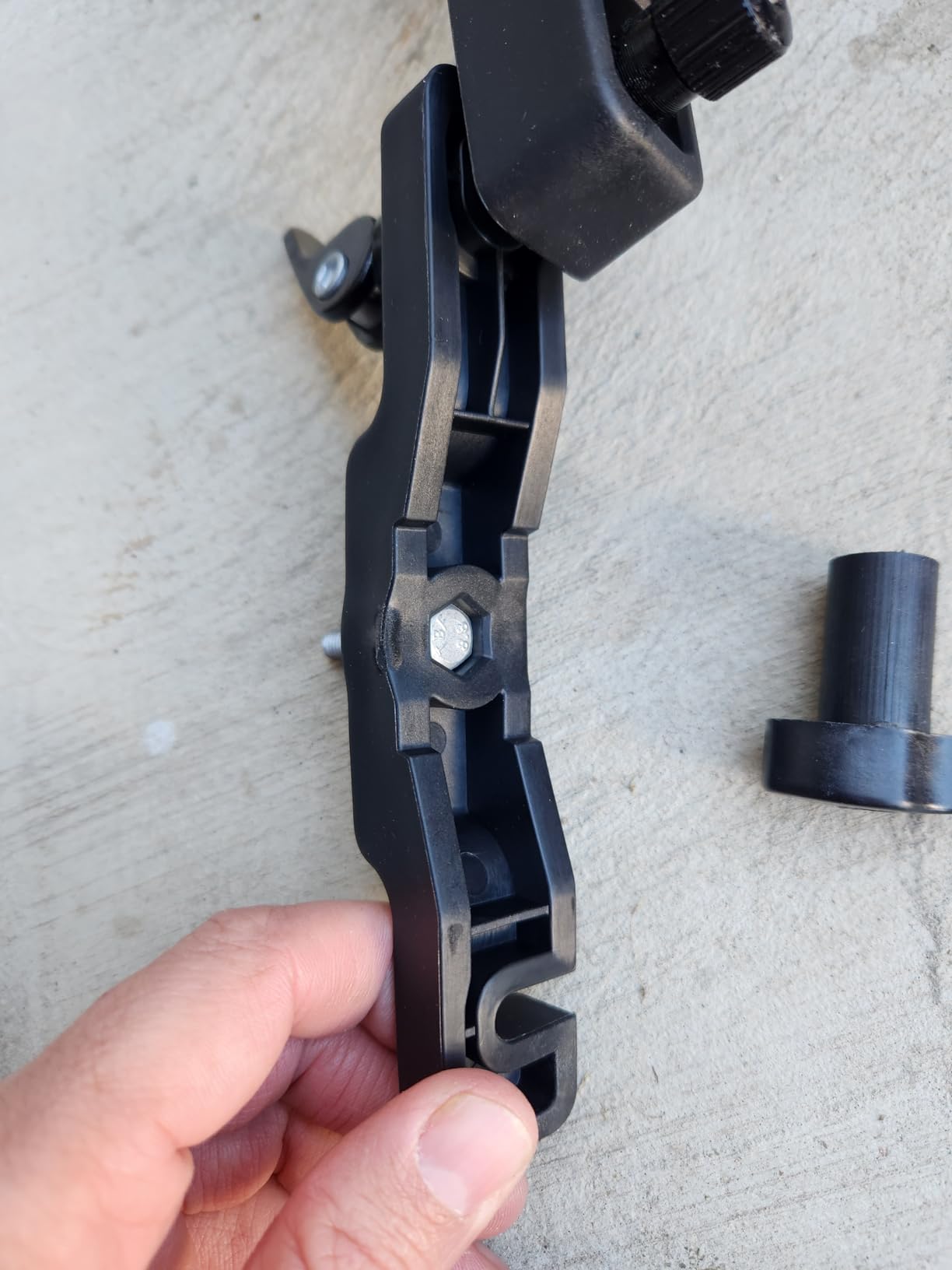 24.3 Inch Ski and Snowboard Rack for Car Roof, with TPV Rubber Padding and Lock, Fit 4 Pairs of Skis or 4 Snowboards, Mounting System Fits for Square/Round/Aero/Oval Cross Bars, Silver customer photo 2