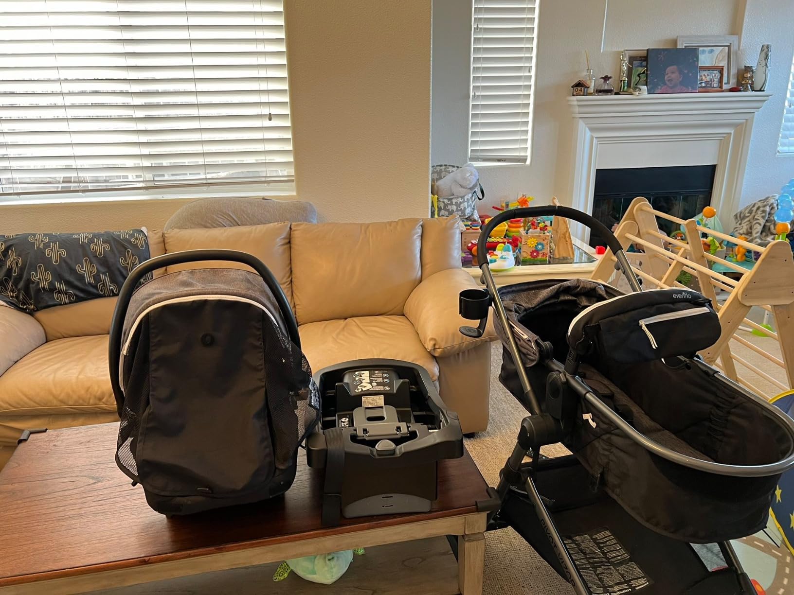 Evenflo Pivot Suite Modular Travel System with LiteMax Infant Car Seat, Devon Gray customer photo 1
