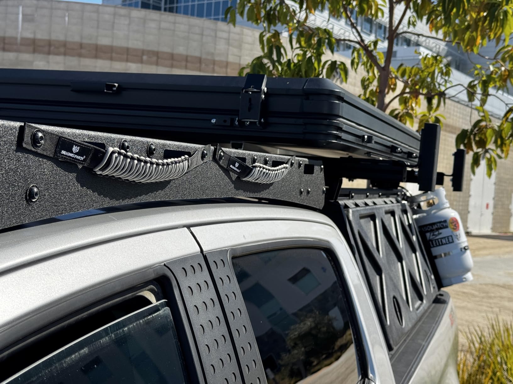 Alumnimun Rooftop Tent Hard Shell with Winter Insulation, Pop Up 2 Person Roof Top Hardshell for Camping Truck Van Suitable for Jeep SUV Car customer photo 2