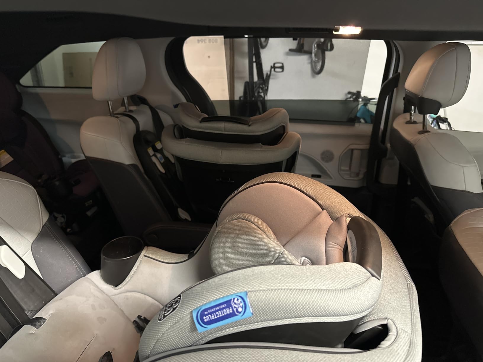 Graco EasyTurn 360 2-in-1 Convertible Car Seat, 360 Degree Rotating Infant to Toddler Rotating Car Seat, 2 Modes Forward and Rear Facing, Slim Design, Cyran customer photo 2