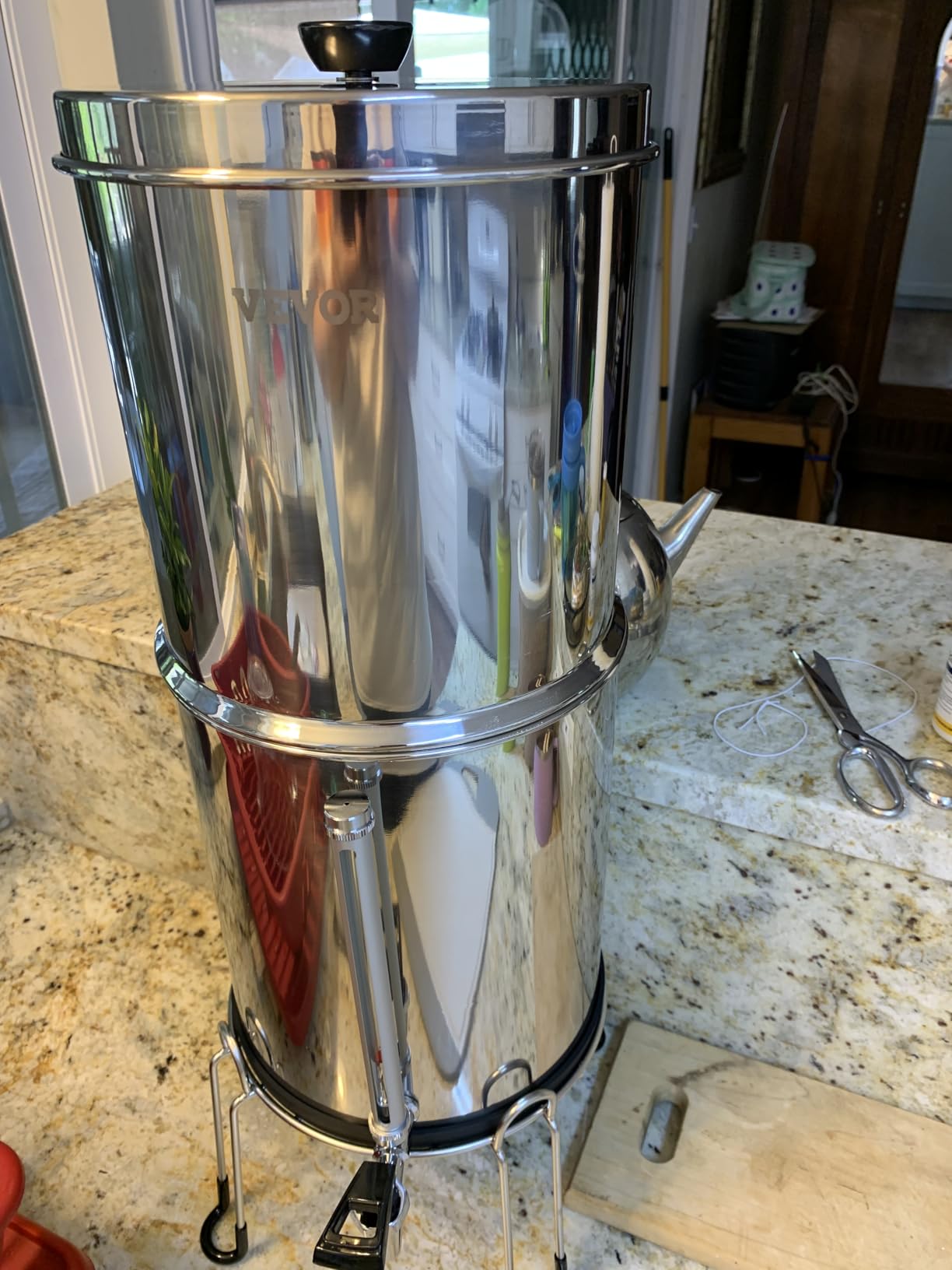 VEVOR Gravity-fed Water Filter System, 2.25G 304 Stainless-Steel Countertop Water Filtration System, Reduces Lead and up to 99% of Chlorine, with 2 Ceramic Carbon Filters, Spigot, and Stand customer photo 1