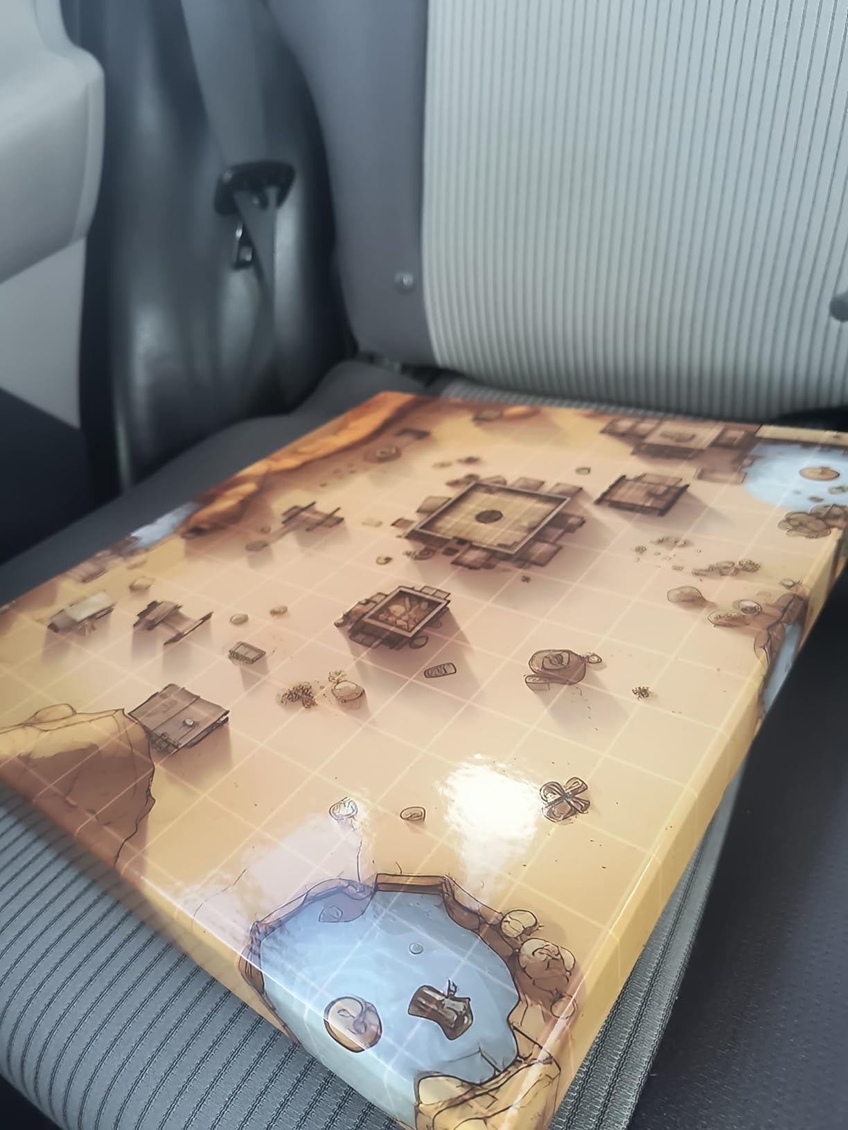 CZYY Foldable Battle Mat with DM Screen, Game Tokens, Dice Set - 2-Sided Wet & Dry Erase Terrain, Ultimate DND Starter Set, Accessories, Gift for Dungeon Master & Player customer photo 2