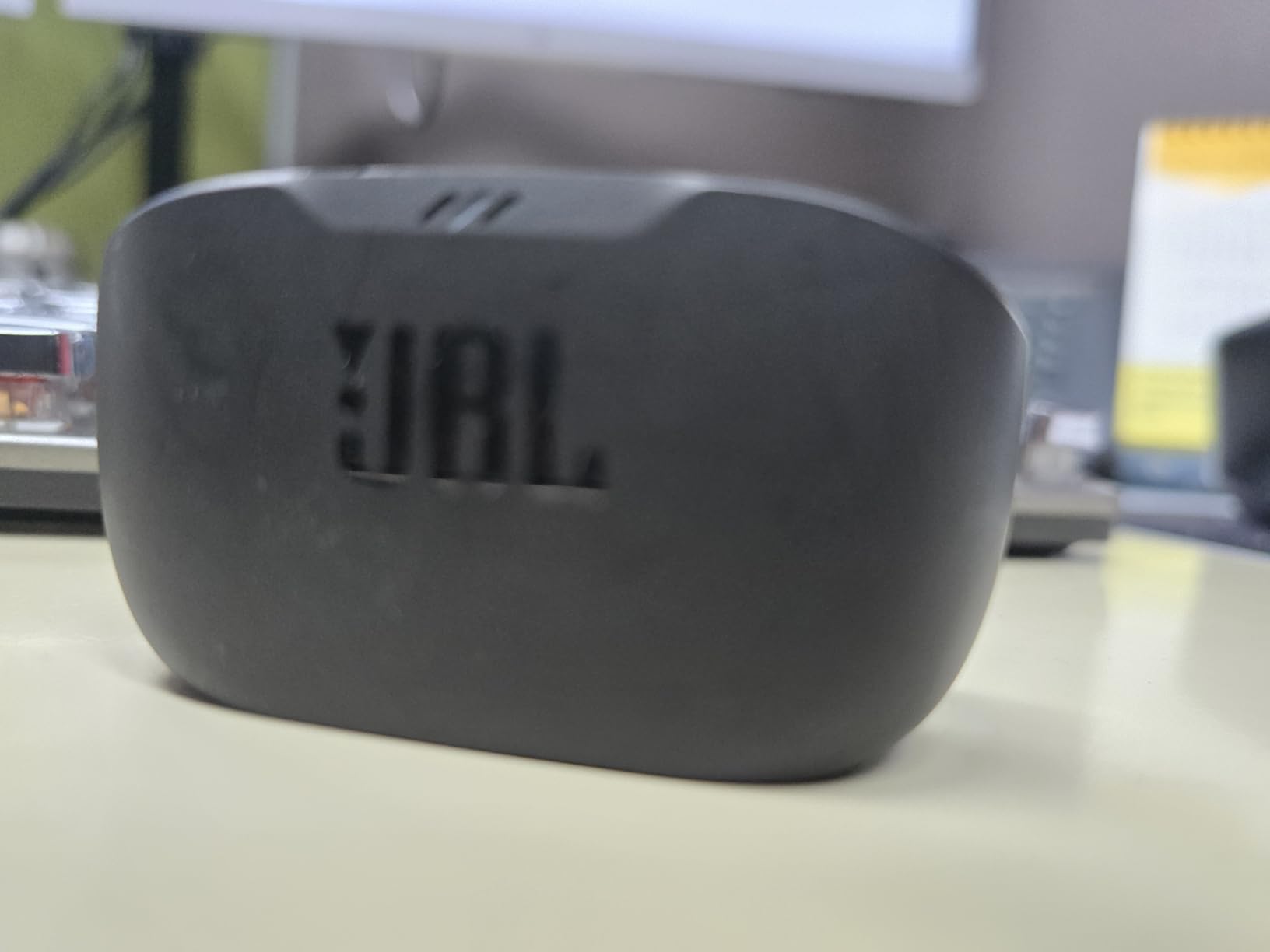 Vibe Buds 2 - True Wireless Noise Cancelling Earbuds with JBL Pure Bass Sound & Smart Ambient technology, 4mics for crisp, clear calls, up to 40Hrs of Playback, IP54 Dust & Water resistant (Black) customer photo 2