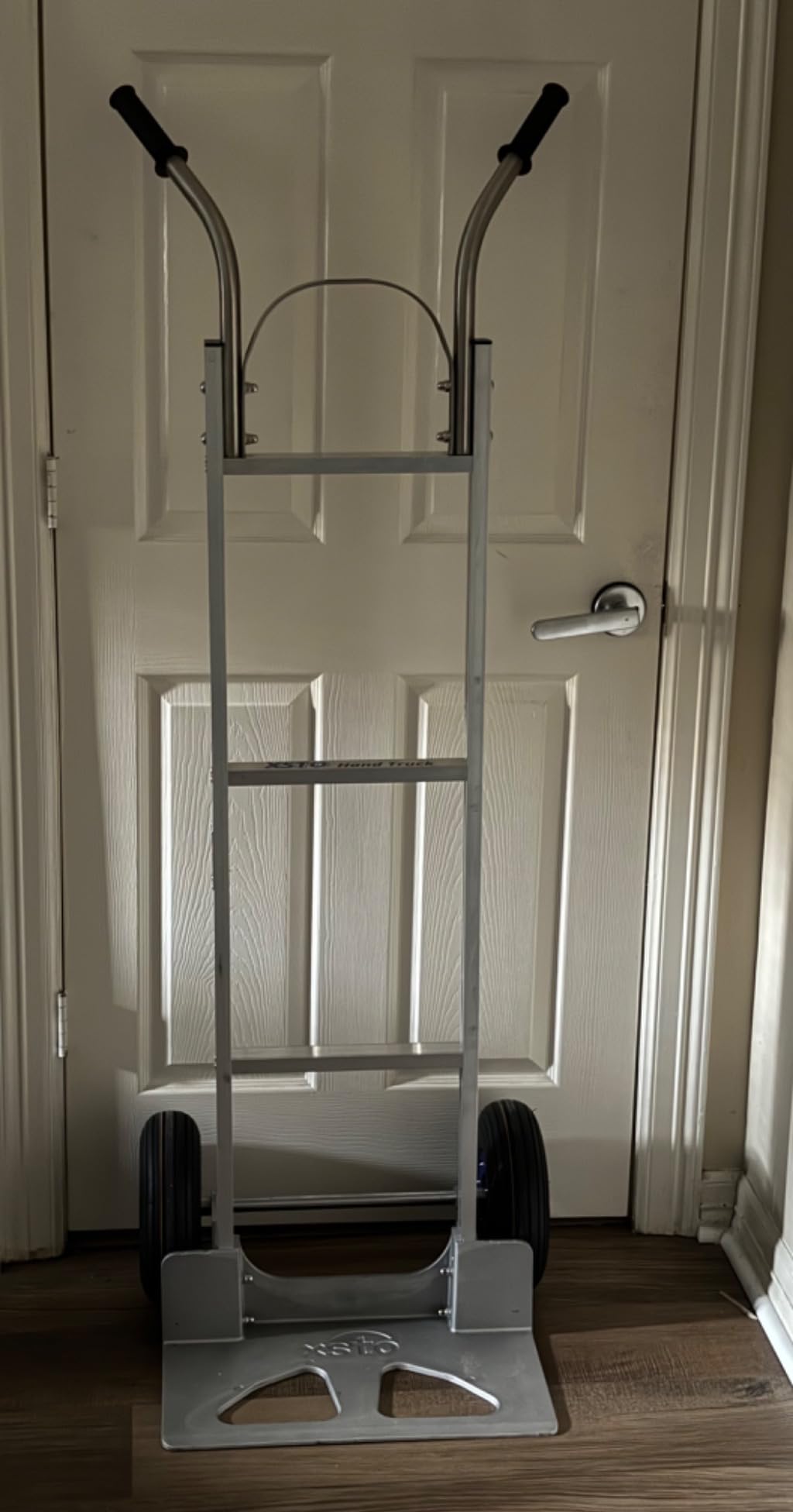 Electric Stair Climbing Dolly,Moving Heavy Objects Up and Down Stairs Effortless,550lbs Heavy Duty Stair Climber Hand Truck with Telescoping Handle (XSTO ZW47250) customer photo 1