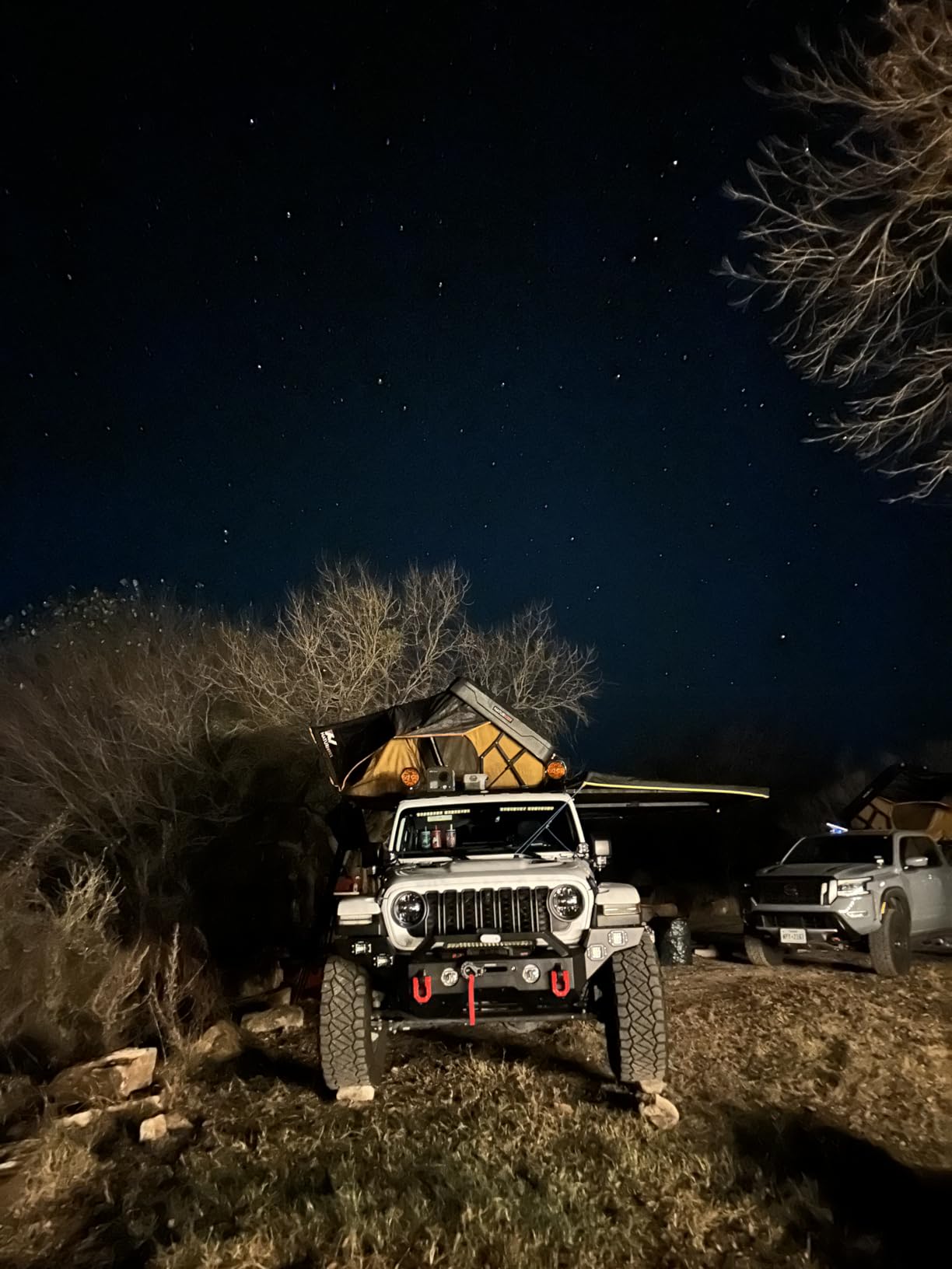 BUNKER INDUST 270 Degree Awning Free Standing, Vehicle Overland Awning Built-in LED Light - Three Colors, Car Driver Side, Waterproof Wind Resistant for SUV Van Truck Camper customer photo 1