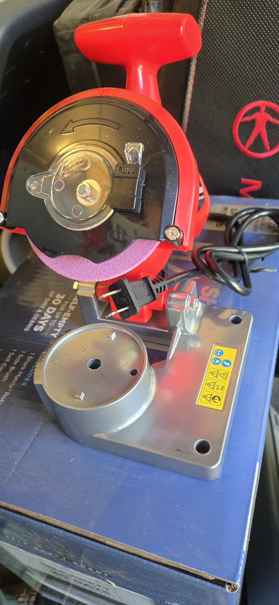 Electric Chainsaw Sharpener, 250W High-Speed Chain Grinder with Adjustable Angle, Heavy-Duty, Mountable, Red Sharpener for Chains from 1/4'' to 3/8'' Pitch customer photo 1