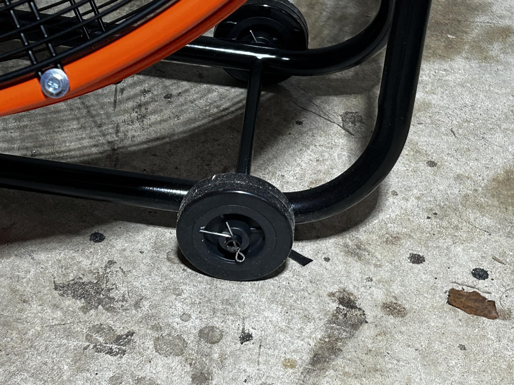 VEVOR Drum Fan, 24 Inch 8700 CFM High Velocity Heavy Duty Floor Shop Fan, 3-Speed, 5ft Cord, 360°Adjustable Tilting, Commercial Industrial Use for Warehouse, Workshop, Factory, Basement customer photo 2