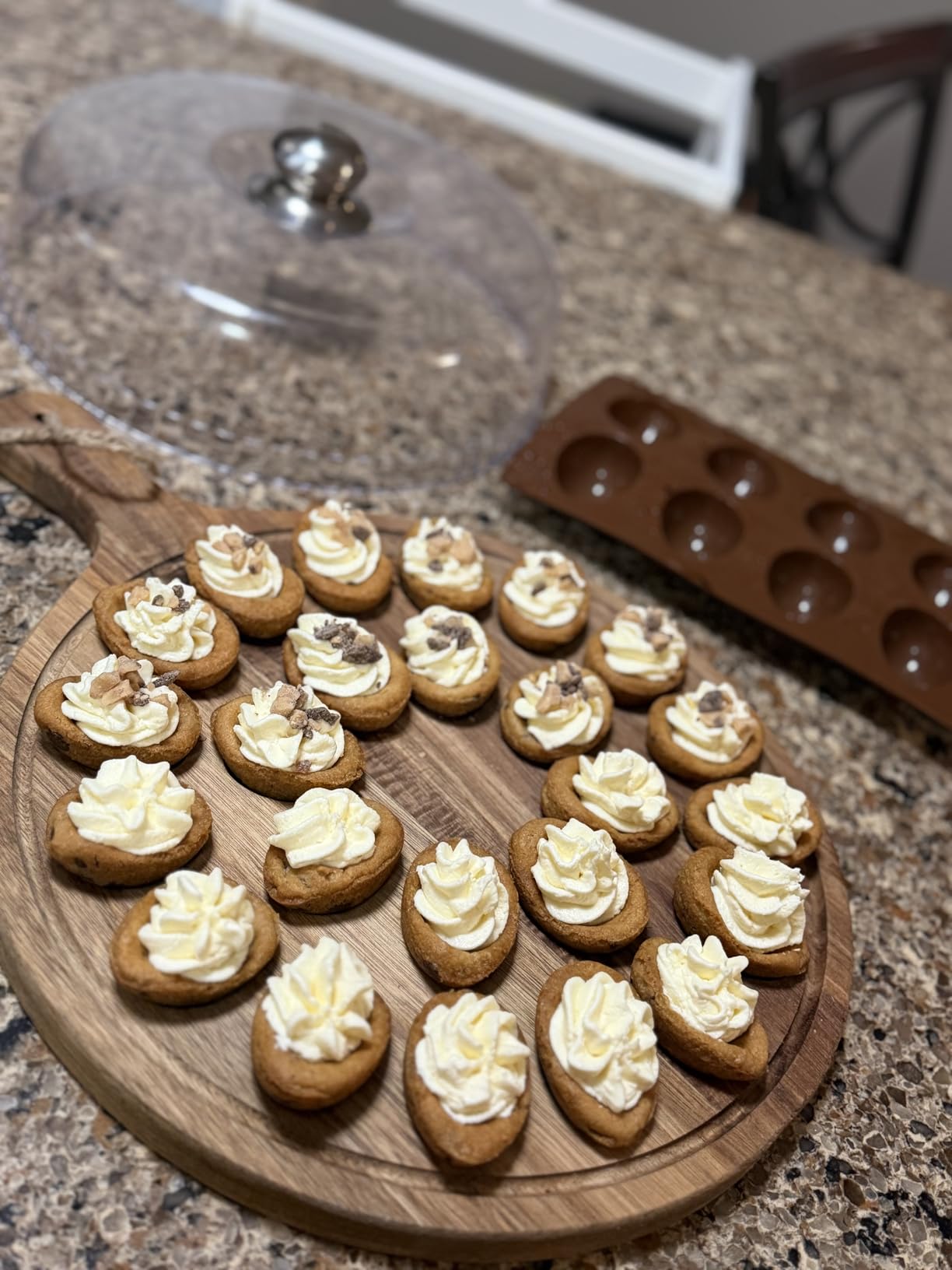 8-Cavity Easter Egg Shape Silicone Molds, 2Pcs Food-grade Baking Supplies for DIY Cake Decoration, Chocolate, Candy, Jello, Pastry, Muffin, Bread, Ice Cube customer photo 1