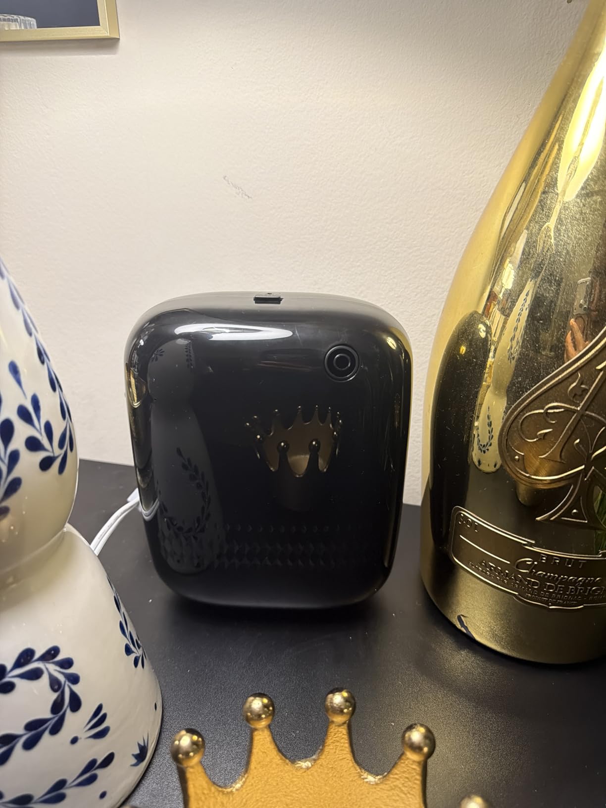 Airversa Waterless Essential Oil Diffuser for Home Large Room and Commercial Use, Up to 2000 sq ft, App Control Cold Air Diffuser, 400mL, DC-12V/1A Plug in Wall, Smart Scent Air Machine, ANW-Black customer photo 2