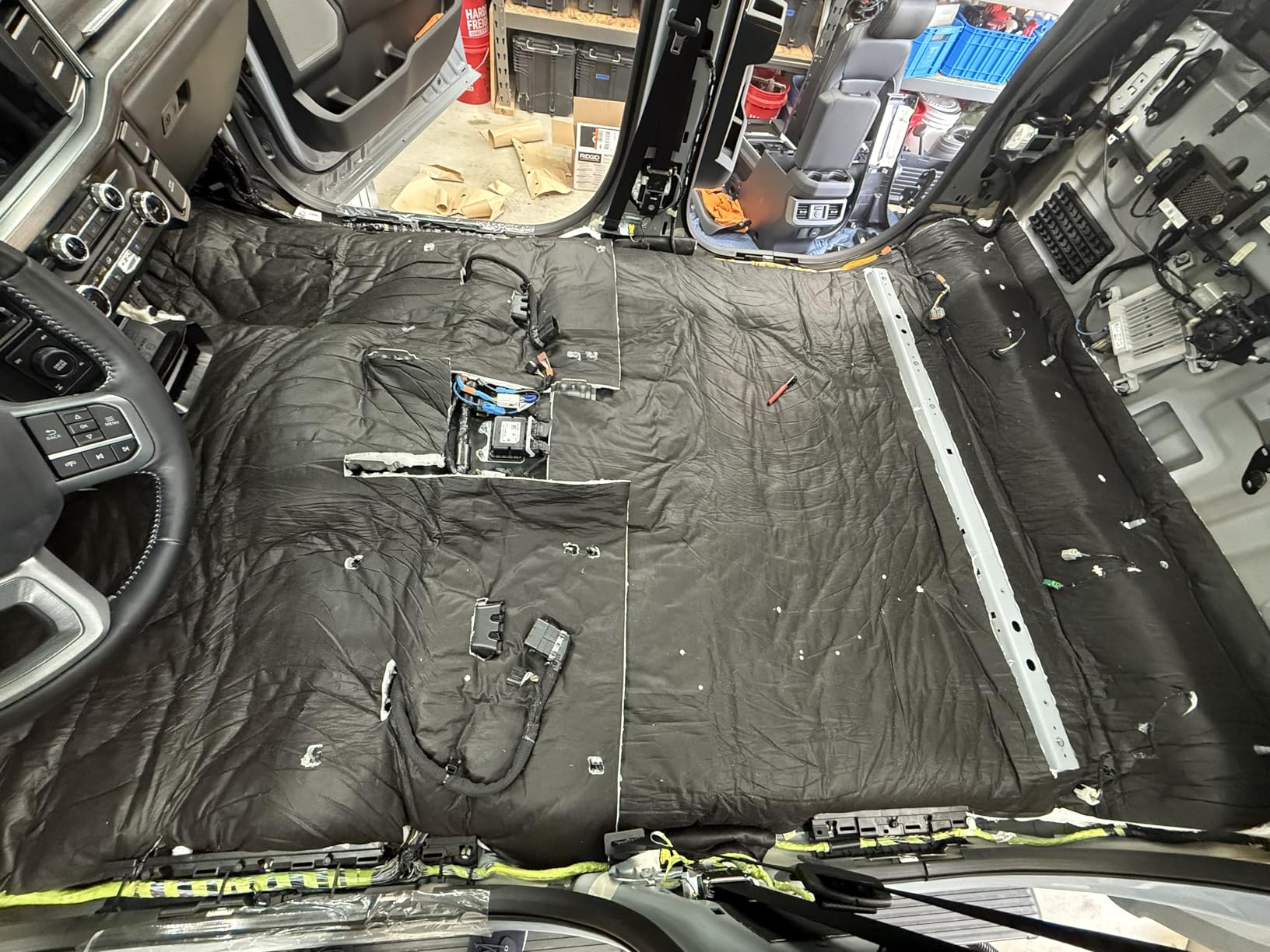 3M Thinsulate SM600L Automotive Camper Van Insulation 60 Inch x 120 Inch (5 Feet x 10 Feet) customer photo 1