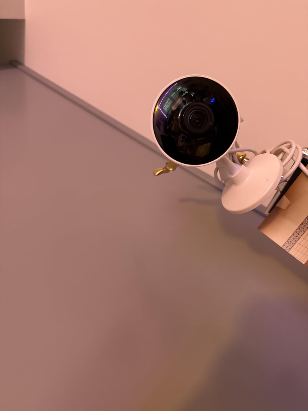 2K Indoor Security Camera for Home Security, AI Voice Change for 2-Way Talk, Motion Detection, Night Vision, 24/7 SD Recording/Cloud Storage, WiFi Home Camera (White) customer photo 1