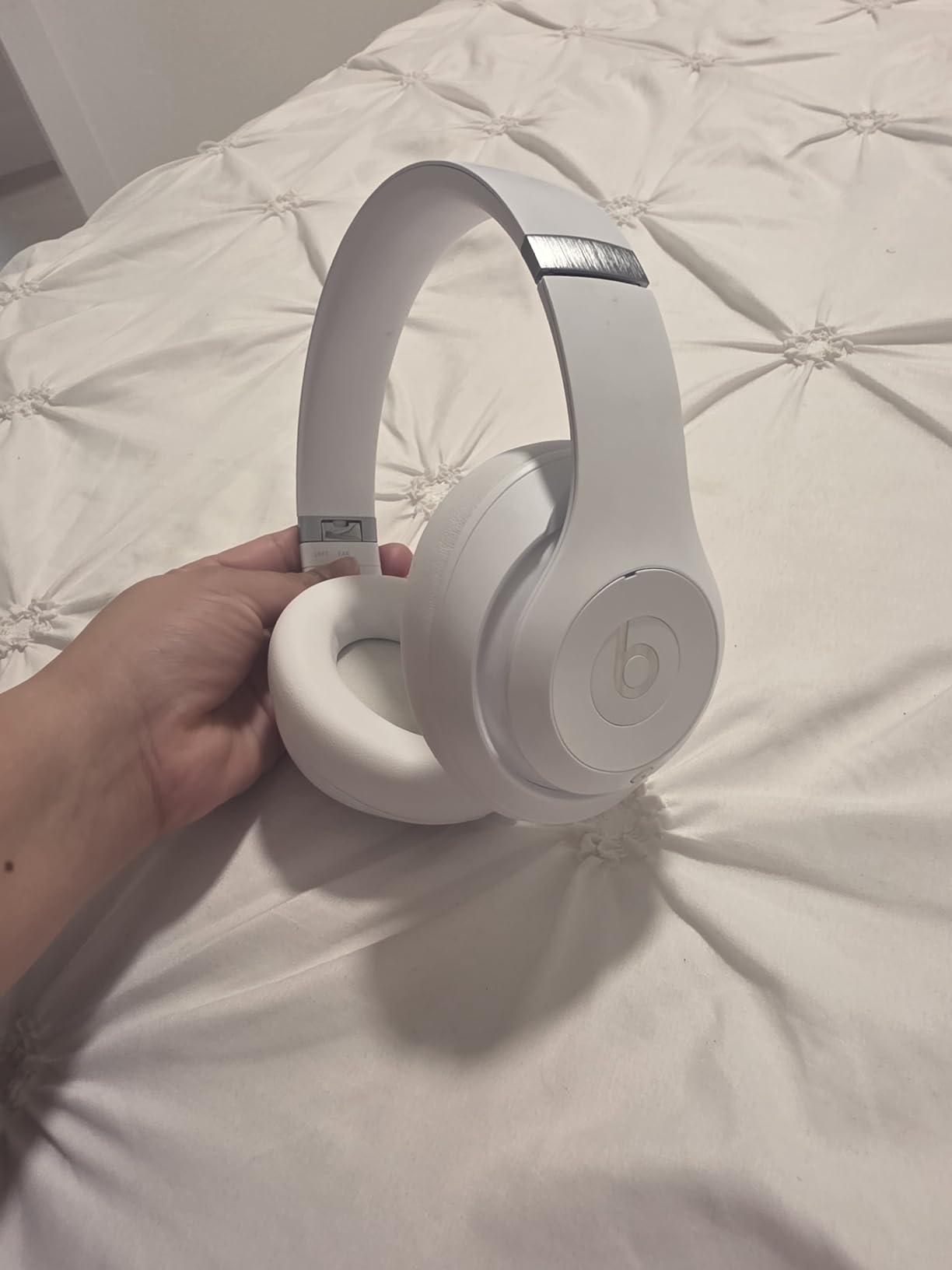 Beats Studio Pro x Kim Kardashian - Wireless Bluetooth Noise Cancelling Headphones - Moon (Renewed) customer photo 1