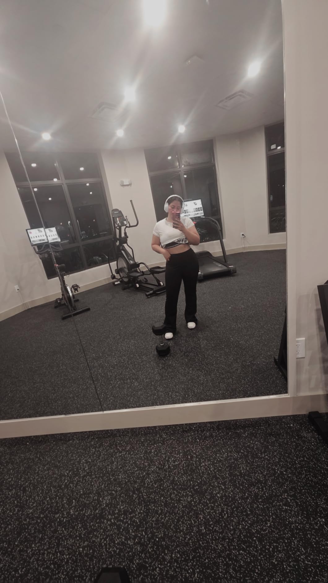 Beats Studio Pro x Kim Kardashian - Wireless Bluetooth Noise Cancelling Headphones - Moon (Renewed) customer photo 2