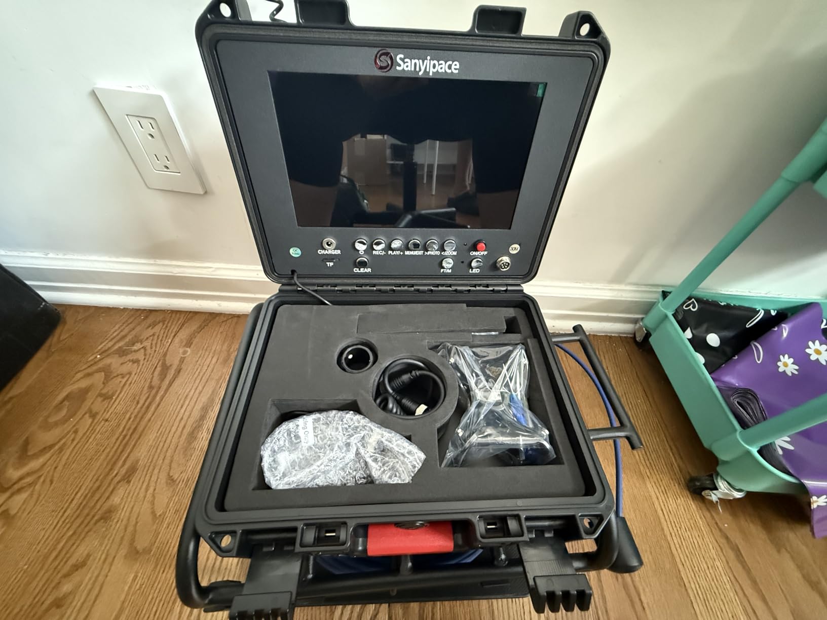 Sanyipace Drain Camera with Locator, Self-Leveling Sewer Camera with 512Hz Transmitter, Distance Counter, 5X Zoom, 4500mAh Battery, 165FT/50M Waterproof Pipe Camera for Plumbing Duct Home Inspection customer photo 1