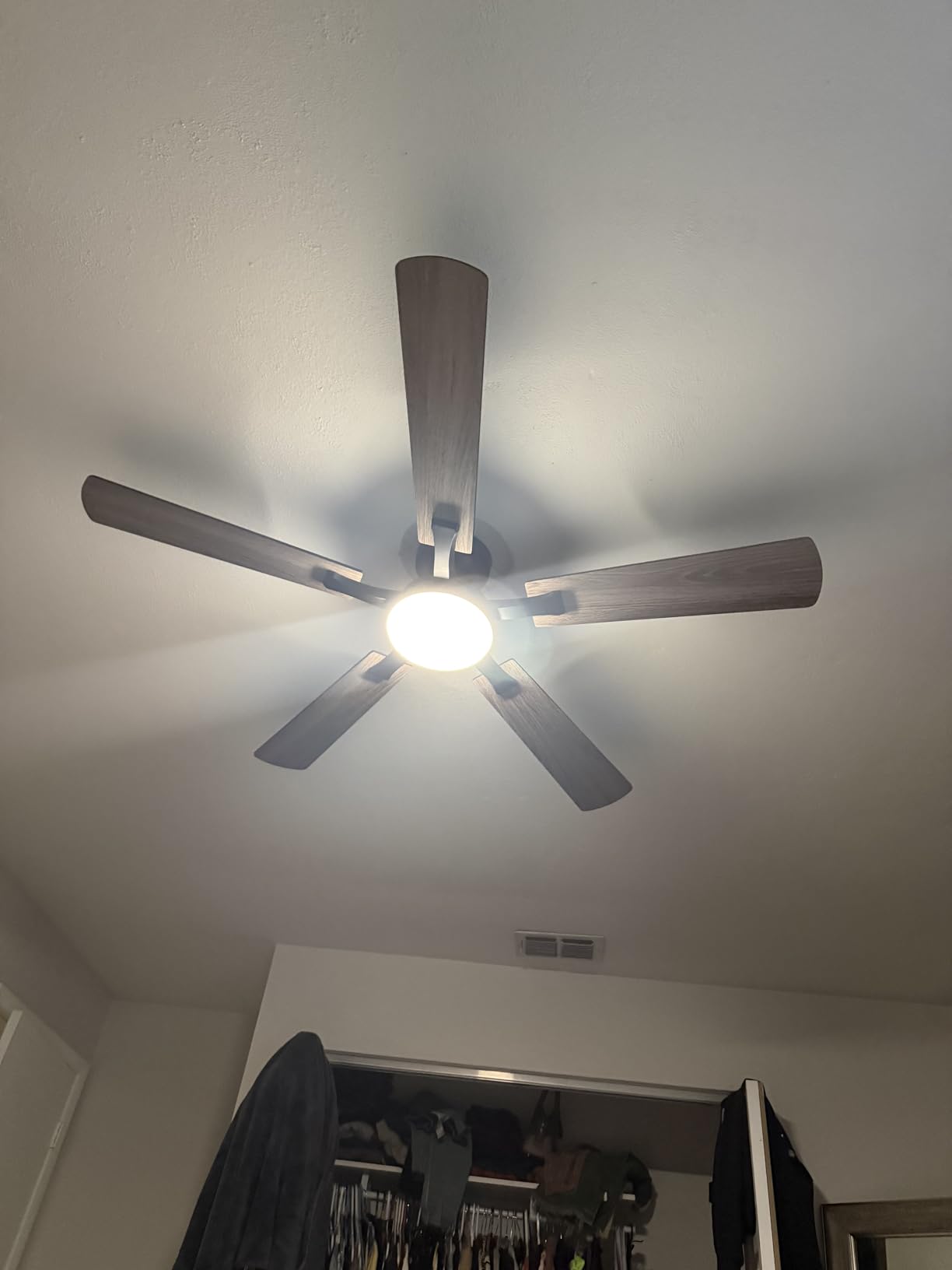 ZMISHIBO 52 Inch Ceiling Fan with Light, App&Remote Control, Flush Mount Low Profile, Dimmable 20W LED Light, Quiet Reversible Motor for Bedroom, Living Room, Apartment, Black customer photo 1