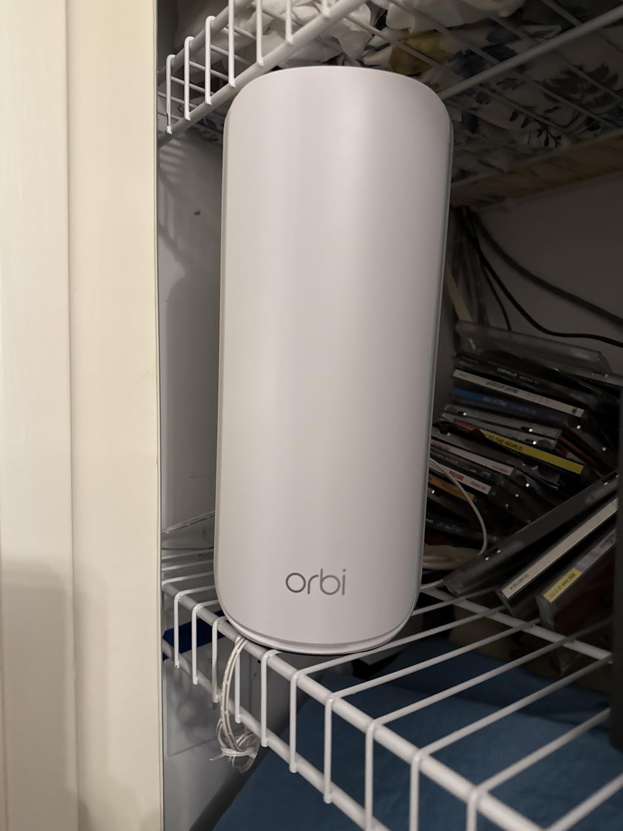NETGEAR Orbi 870 Series Tri-Band WiFi 7 Mesh System (RBE873) - Router + 2 Satellite Extenders, Security Features, Up to 21 Gbps, Covers Up to 9,000 Sq. Ft., 150 Devices, 10 Gig Internet Port, BE21000 customer photo 2