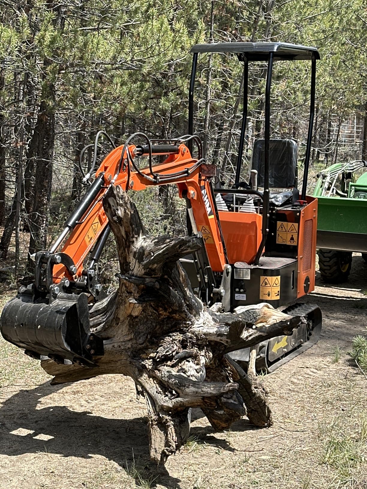 AHM Mini Excavator, 1 Ton Mini Digger with Kubota D722 Engine & 2698 lbf Digging Force, Small Crawler for Home Garden Farm Construction Site, Compact Trench Digger with Upgraded Boom & Rain Canopy customer photo 1