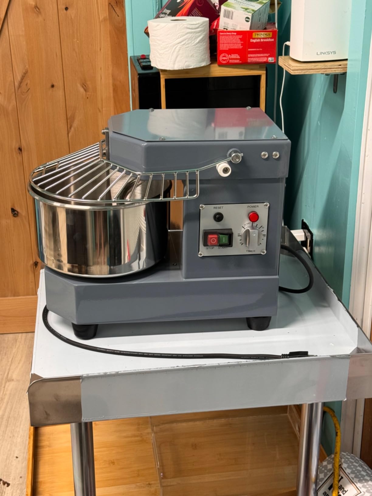 Commercial Dough Mixer 10.5Qt, 650W Dual Rotating Dough Kneading Machine with Stainless Steel Bowl, Security Shield & Timer, Heavy-Duty Commercial Stand Mixer for Bakeries Pizzeria customer photo 1