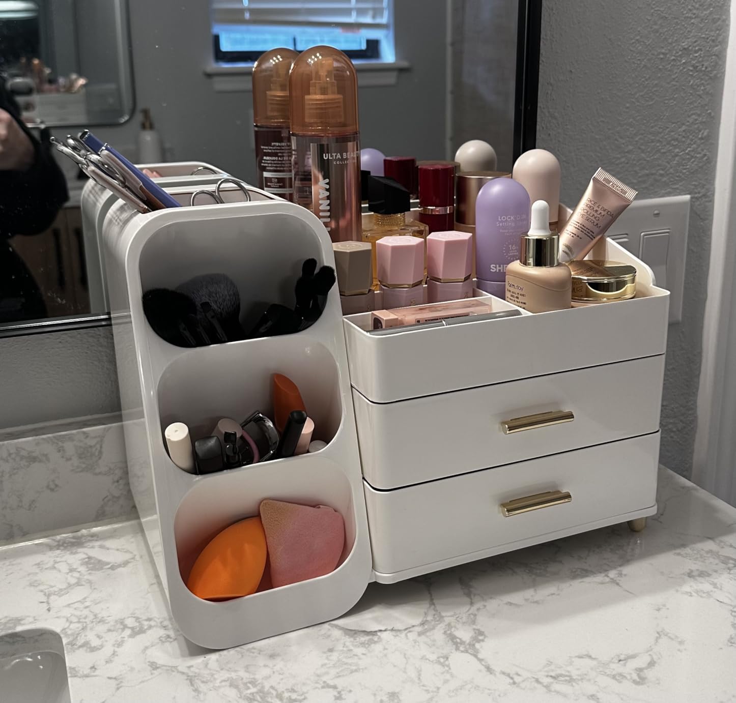 HBlife Makeup Organizer with Brush Holder for Vanity, Large Plastic Bathroom Countertop Organizer Skin Care Storage, Easy to Store Lipsticks, Nail Polishes, Perfumes, Eyeshadow Palettes, All White customer photo 2