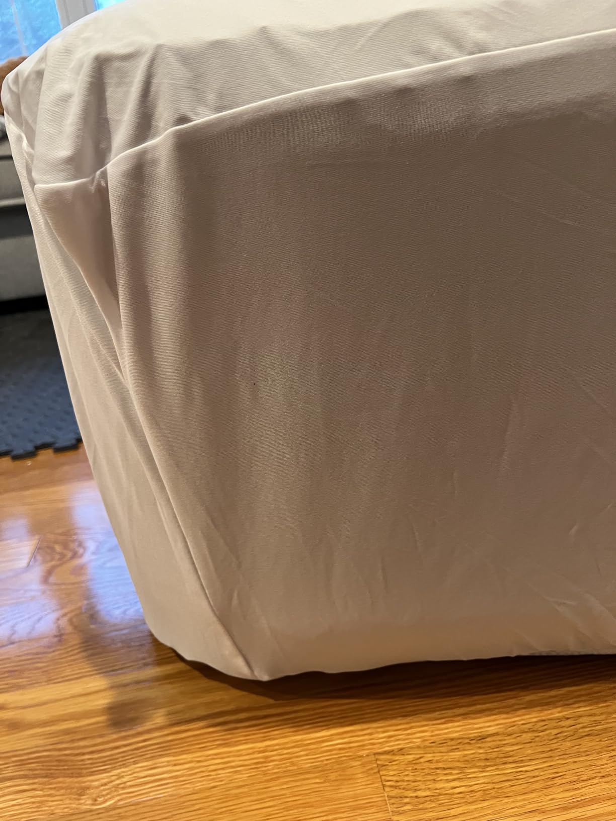 Amazon Basics Waterproof Mattress Protector, Bed Bug and Dust Mite Barrier, King, White customer photo 1