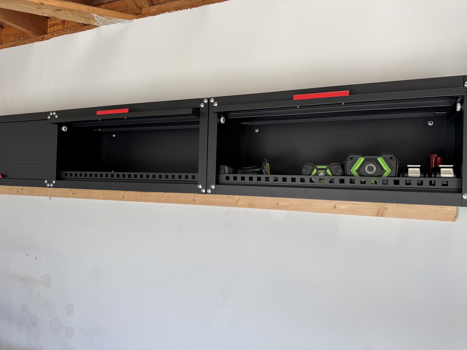 Metal Wall Cabinet,Wall Mounted Garage Storage Cabinet with Lock and Handle,Garage Wall Cabinet with Adjustable Shelves for Garages, Storage Rooms, Basements customer photo 1