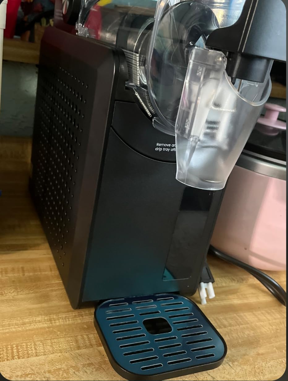 Iceman by Chefman Slush-Ease 68oz Slushie Machine, 48oz Liquid Capacity Frozen Drink Maker & Slushy Machine with 5 Presets and LED Display, Perfect for Frozen Margaritas, Frappes, Smoothies & Shakes customer photo 2