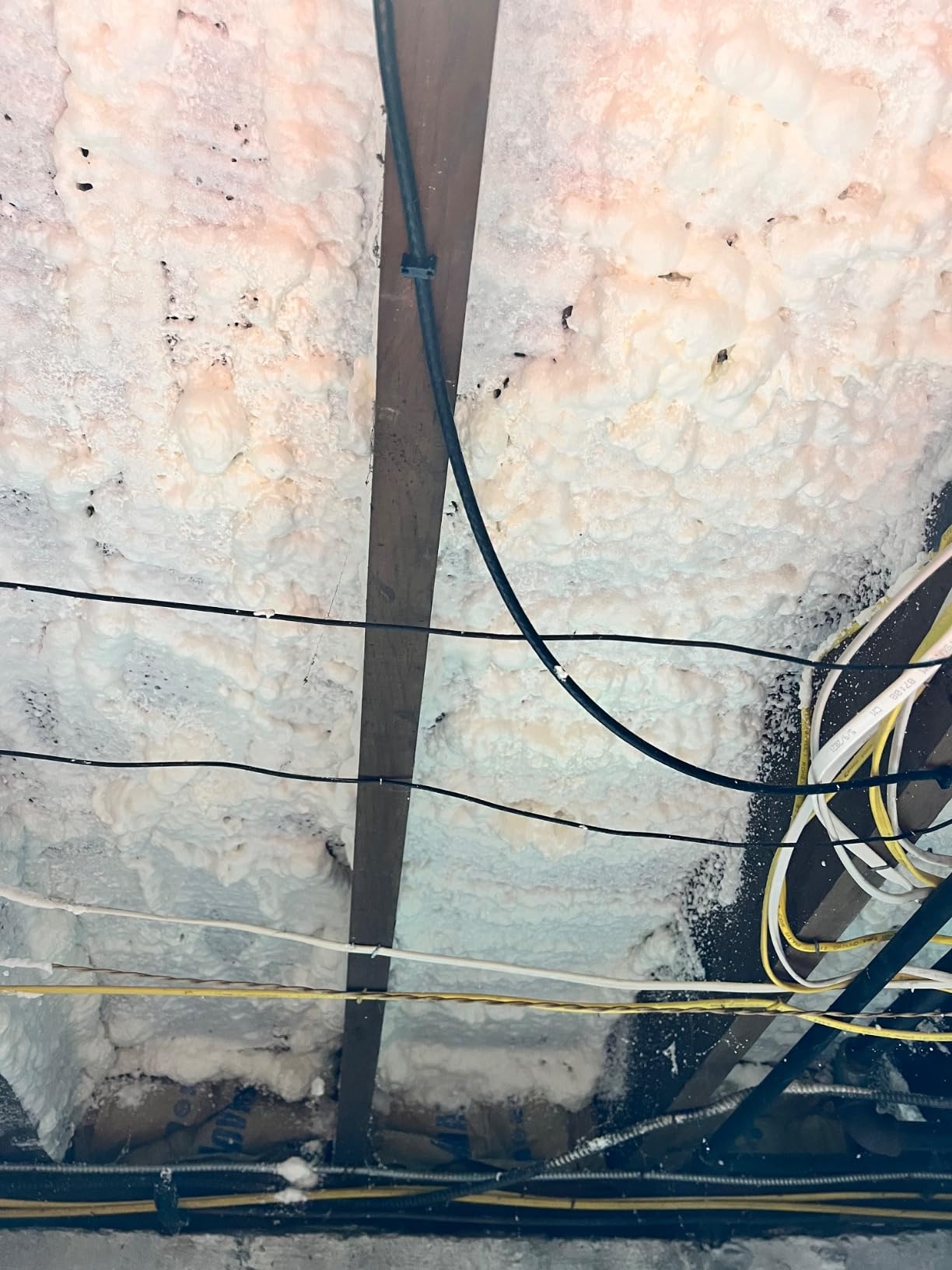 STANLEY F 990P Supercoat Spray Foam Insulation Kit - Closed Cell Spray Foam Covers Up to 240 Sq.Ft.,(11.32 / 2 inch R-Value) - Including Gun, Cleaner, Safety Items - 27.1 oz, 12 Pack customer photo 2