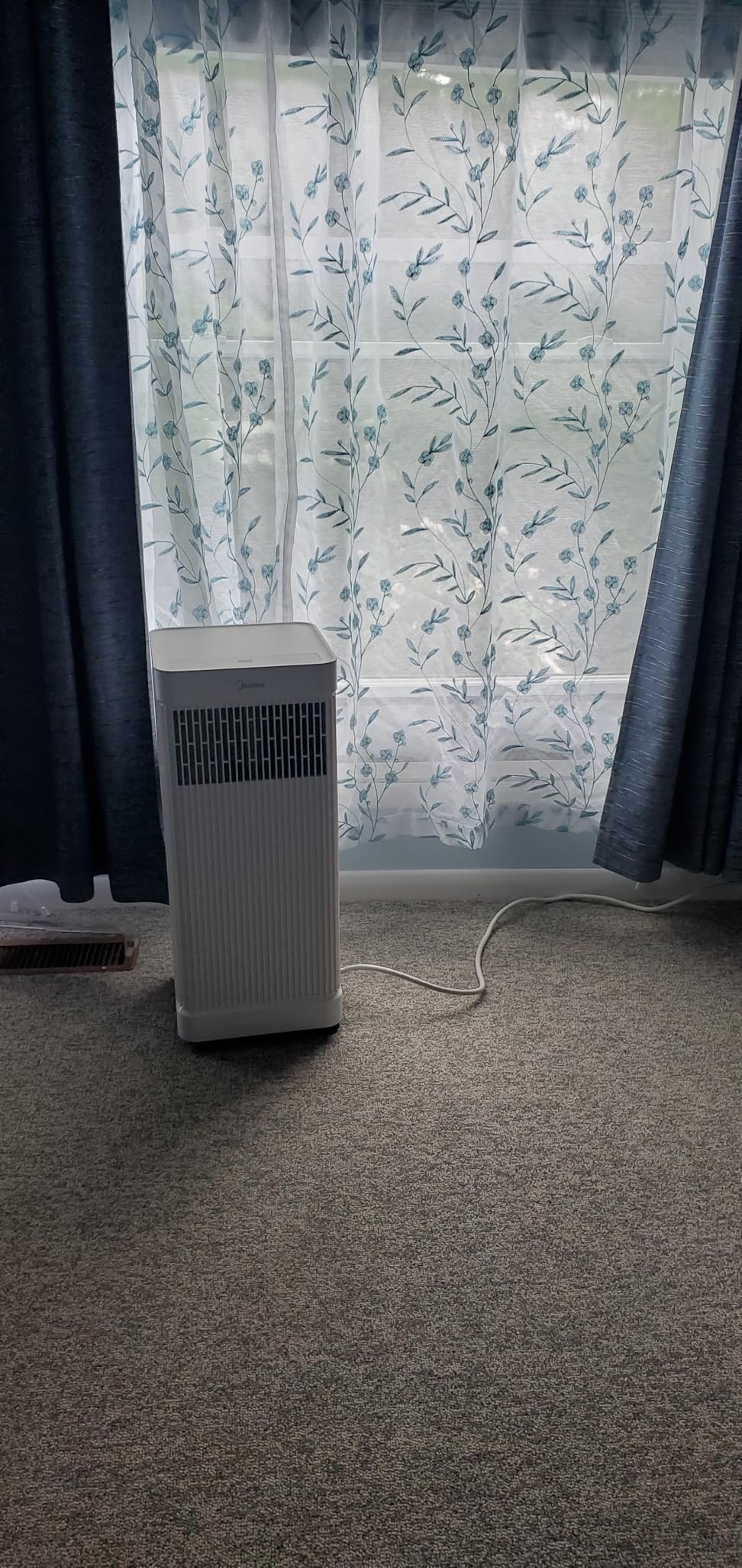 Midea 8,500 BTU ASHRAE (5,000 BTU SACC) Portable Air Conditioner, Smart Control, Cools up to 150 Sq. Ft., with Dehumidifier & Fan mode, Easy-to-use Remote Control & Window Installation Kit Included customer photo 2