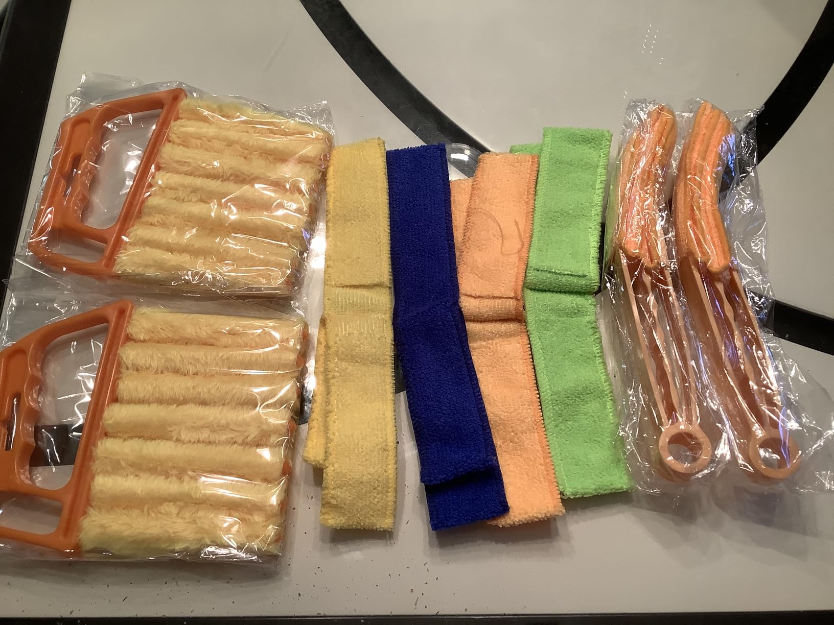 4Pcs Window Venetian Blind Cleaner Duster Tool,Feather Blind Duster for Cleaning,Washable 7 Finger Dusters Brush Dusting Cleaner Tool for Window Shutters Air Conditioner Vinyl Wood Blinds + 4 Cover customer photo 1